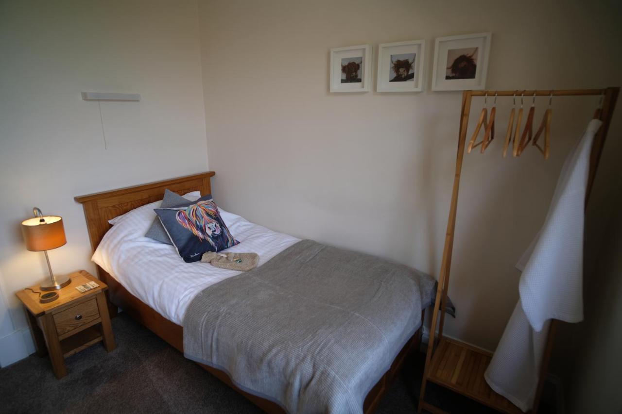 Morlea Bed & Breakfast Дръмнадрочит Екстериор снимка